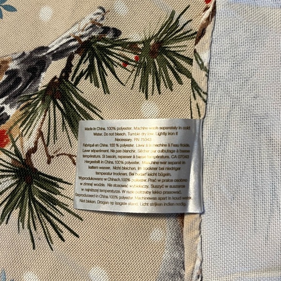 The farmhouse Rachel Ashwell table cloth - Picture 4 of 7